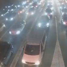 FORMIRANA KOLONA VOZILA KA BATROVCIMA: Kod Šida potpuno obustavljen saobraćaj 