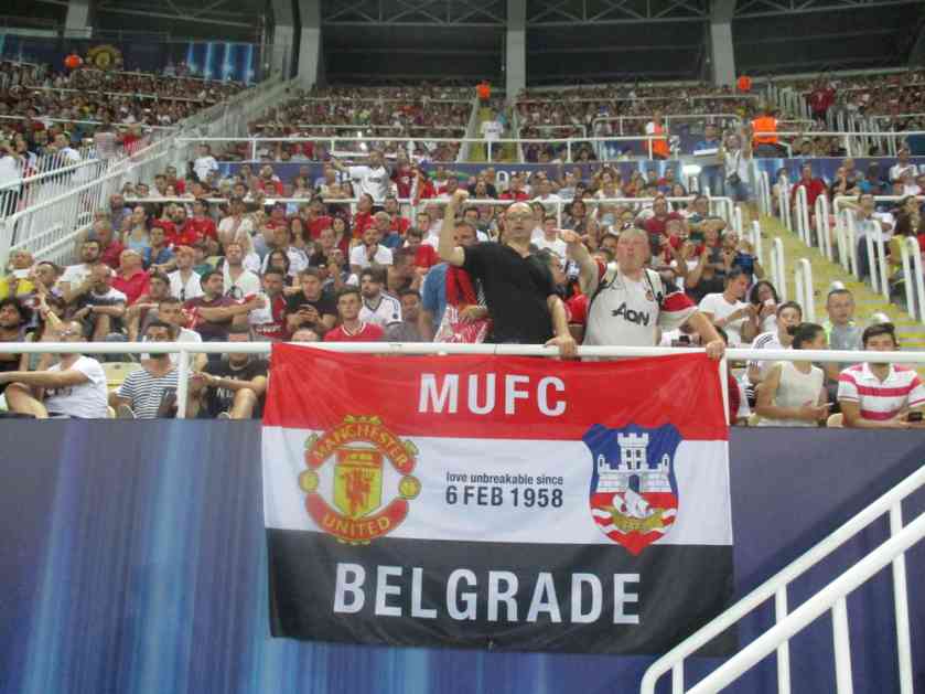(FOTO) CRVENI ĐAVOLI IZ BEOGRADA: Srbi redovno prate utakmice Mančester junajteda