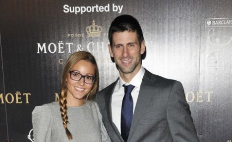 (FOTO) Evo kako je Jelena Đoković odgovorila na spekulacije da su ona i Novak pred razvodom