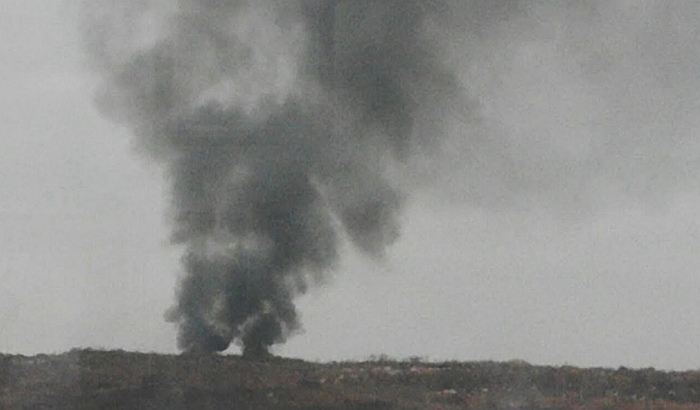 FOTO: Gori deponija u Irigu, gašenje u toku