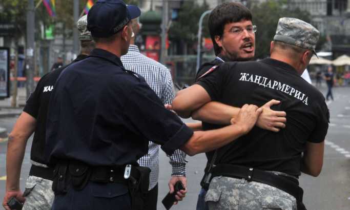 FOTO: Incident na Paradi ponosa, hapšenje pa pritvor