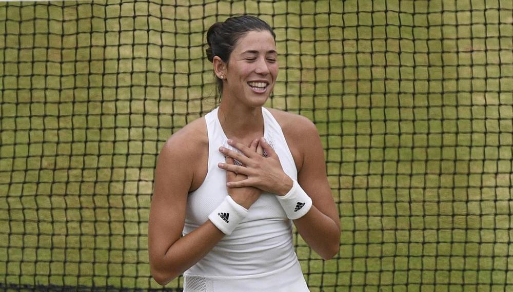 (FOTO) LATINO ZAVODNICA: Španska teniserka zasenila sve na Vimbldon gala večeri