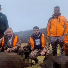 (FOTO) Napokon ULOVLJENA DIVLJA ZVER u Srbiji koja je ulivala strah u kosti meštanima: Lovci ustrelili grdosiju do 150 kilograma