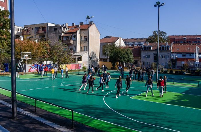 FOTO: Obnovljeni košarkaški tereni u Eđšegu