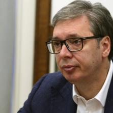 (FOTO) Predsednik Vučić u poseti brutalno povređenoj poslanici Jasmini Obradović: Verujem u njenu snagu. Pobediće Jasmina, pobediće Srbija