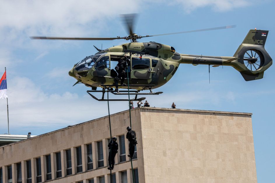 [FOTO REPORTAŽA] Letenje Helikopterske jedinice na Danu MUP-a Srbije