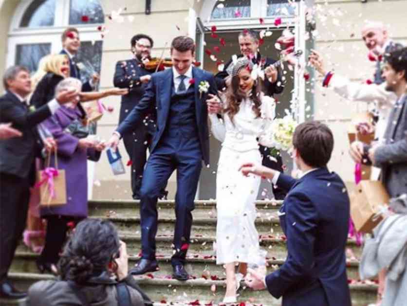 (FOTO) SVADBA, SVADBA U PARIZU: Piksi udao ćerku! Pogledajte Stojkoviće na gala proslavi