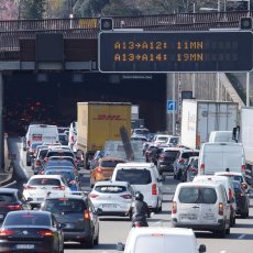 FRANCUSKA U TOTALNOM KOLAPSU: Ovo je NAJGORI dan na auto-putevima, kolone vozila duge preko 1.000 kilometara!