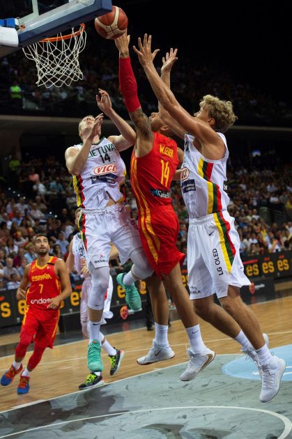 FURIJA PREJAKA ZA LITVANCE: Španija pobedom počela seriju utakmica pred Mundobasket u Kini