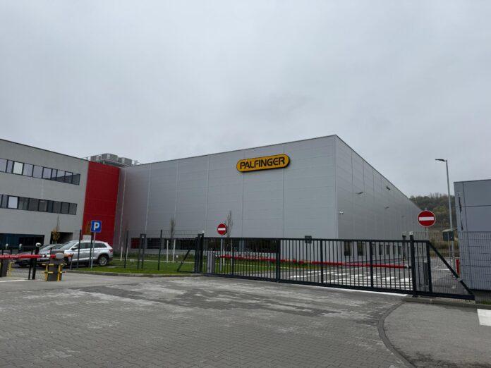 Fabrika „Palfinger“ u Nišu u fazi „uhodavanja“, svečano otvaranje najavljuju za proleće 2026.