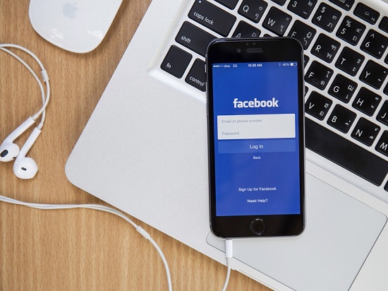 Facebook opet ima problema sa privatnošću