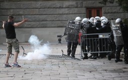
					Fajon: Prekomerna represija na protestima u Srbiji neprihvatljiva 
					
									
