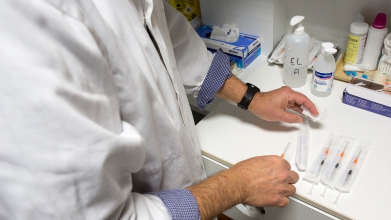 Federacija BiH će pokušati nabaviti vakcine preko veledrogerija