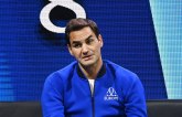 Federer: Voleo bih da zaigram, ali koleno nije spremno