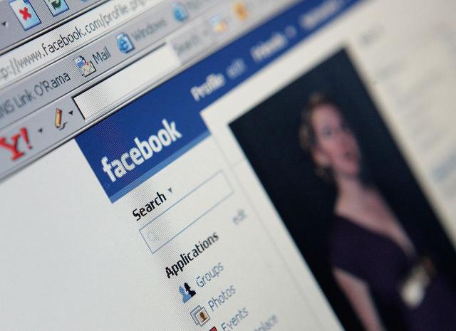 Fejsbuk uvodi opciju za prevenciju samoubistava