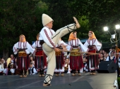 Festival folklora u Banji: SRBIJA i MAKEDONIJA kroz igru i druženje (FOTO)