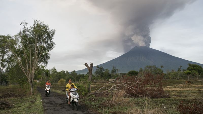 Filipini: Vulkan izbacuje paru i pepeo, stanovništvo evakuisano