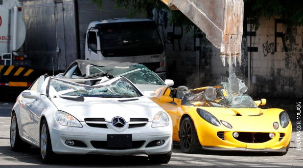 Filipinska kazna, bagerom na McLaren, Porsche i Bentley