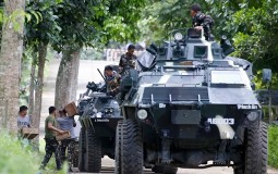 
					Filipinska vojska poslala tenkove u Maravi 
					
									