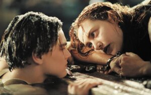 Film: Zašto i Džek nije plutao na drvetu sa Rouz – „vrata“ iz filma Titanik prodata za 718.000 dolara