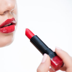 Filmske usne: Novi makeup trend koji pomaže da se dobije trajni rezultat i uzbudljiv efekat na licu!