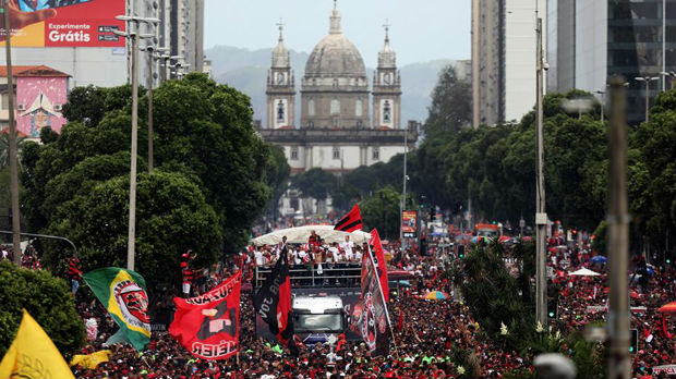 Flamengo objedinio titule u dva dana, crveno-crni karneval na ulicama Rija