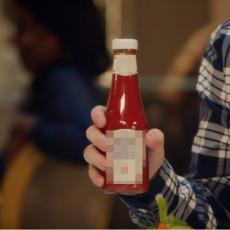 Flašica kečapa prodata je za 2.000 evra - i to samo zbog jednog DETALJA na njoj! (VIDEO)