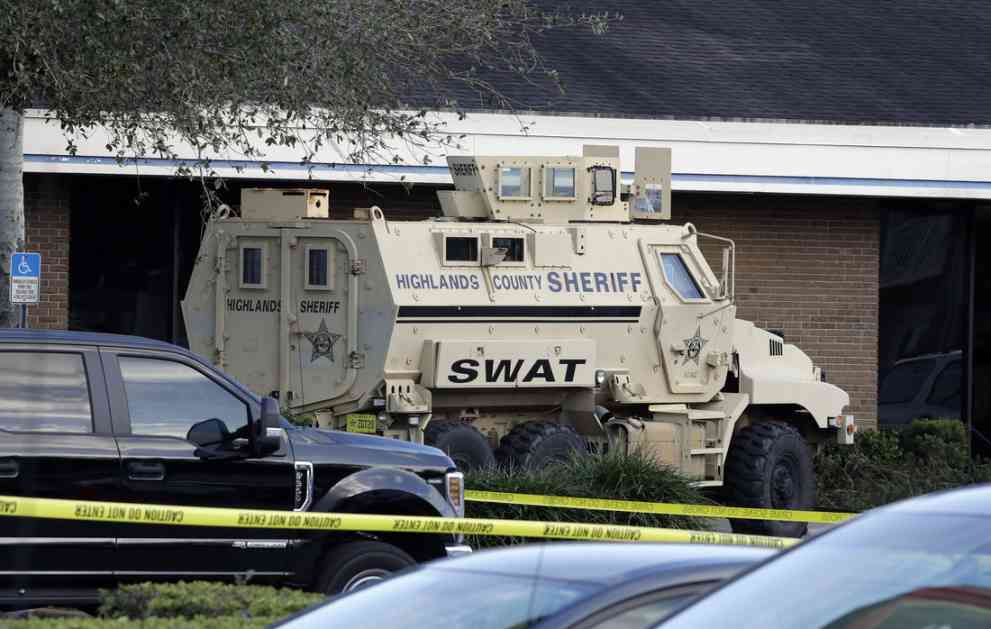 Florida: Najmanje pet mrtvih u pucnjavi u banci