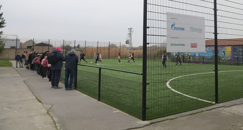 Fondacija UEFA za decu podržala Gaspromovu donaciju javnog fudbalskog terena u Srbiji