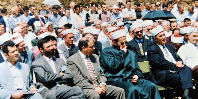 (Foto) Početak izgradnje zgrade Gazi Isa-begove medrese 1998. godine