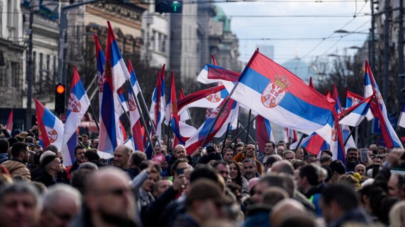 Foto galerija: Blokiran centar Beograda, aplauzi za Marinku Tepić i šetnja do RIK-a 