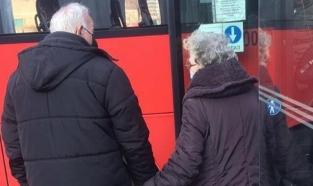 Fotografija bake i deke iz Beograda raznežila korisnike Instagrama