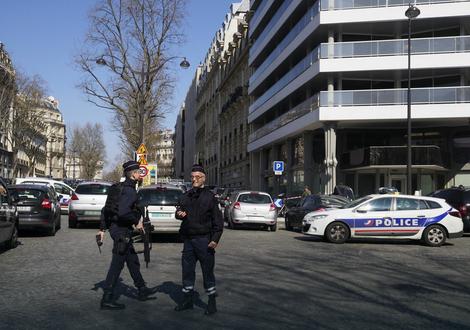 Francuska: Osumnjičeni za planiranje napada optuženi za terorizam