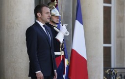 
					Francuska dobila novu vladu 
					
									