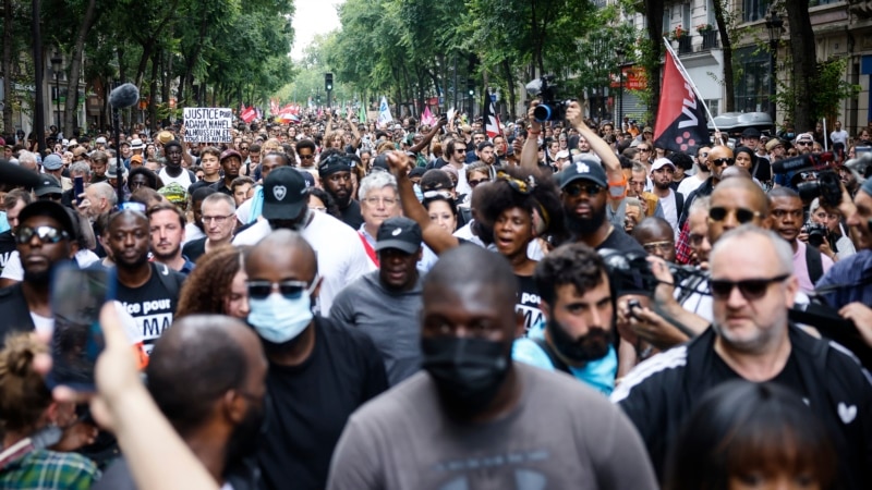 Francuska nakon nereda zabranila prodaju pirotehnike na Dan pada Bastille