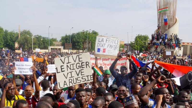 Francuska ne priznaje protjerivanje svog ambasadora iz Nigera