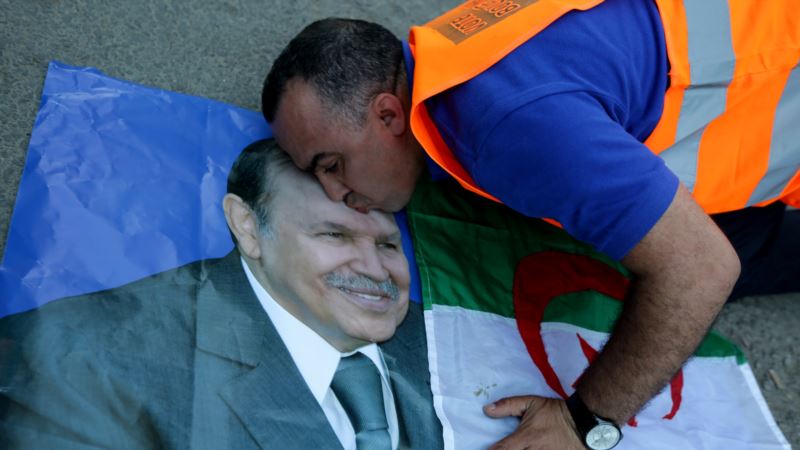Francuska pozdravila odluku predsednika Alžira
