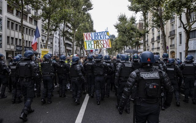 Francuska u pripravnosti, mobilisano 45 hiljada policajaca