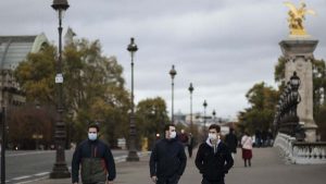 Francuski lekari traže duži policijski čas i karantin tokom vikenda