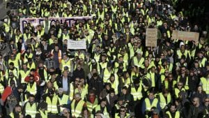 Francuski parlament usvojio hitne mere za rešavanje krize Žutih prsluka