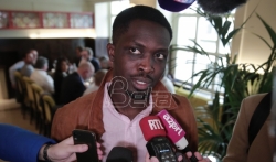 Francusku književnu nagradu Gonkur dobio Senegalac Moamed Mbugar Sar (VIDEO)