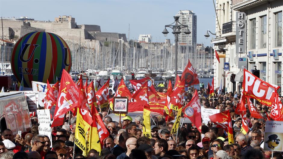 Sukobi u Parizu na protestu protiv Makronovog zakona o radu