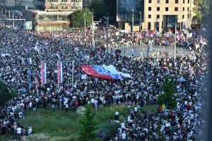 Frankfurter Rundšau: Umesto da smiruje situaciju i traži dijalog, Vučić postaje sve agresivniji