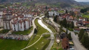Frans pres: Kosjerić, grad od 10.000 stanovnika, u nedelju će biti najvažnije mesto u Srbiji