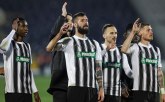 Fudbaleri Partizana imali vatreni doček u Surdulici VIDEO