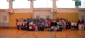 Fudbaleri Vojvodine posetili mališane u Bukovcu (VIDEO)