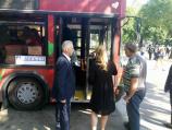Funkcioneri i službenici se autobusima prevoze u “Leoni” [foto]