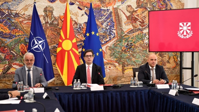 Funkcioneri u Severnoj Makedoniji dobiće povećanje plate po 1.000 evra