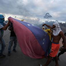 GANGSTERI OGREZLI U KRVI: Kako se američka politika u Venecueli ogolila do kosti