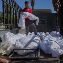 GAZA OSTAJE BEZ ŽIVOTA Komesar UN-a na kolenima zbog sudbine Palestinaca: SVET JE IZGUBIO LJUDSKOST